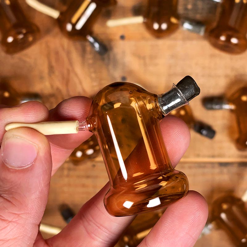 flacon cloche miniature pompe pipette compte goutte verre ambré marron pharmacie laboratoire vintage 1920 1930