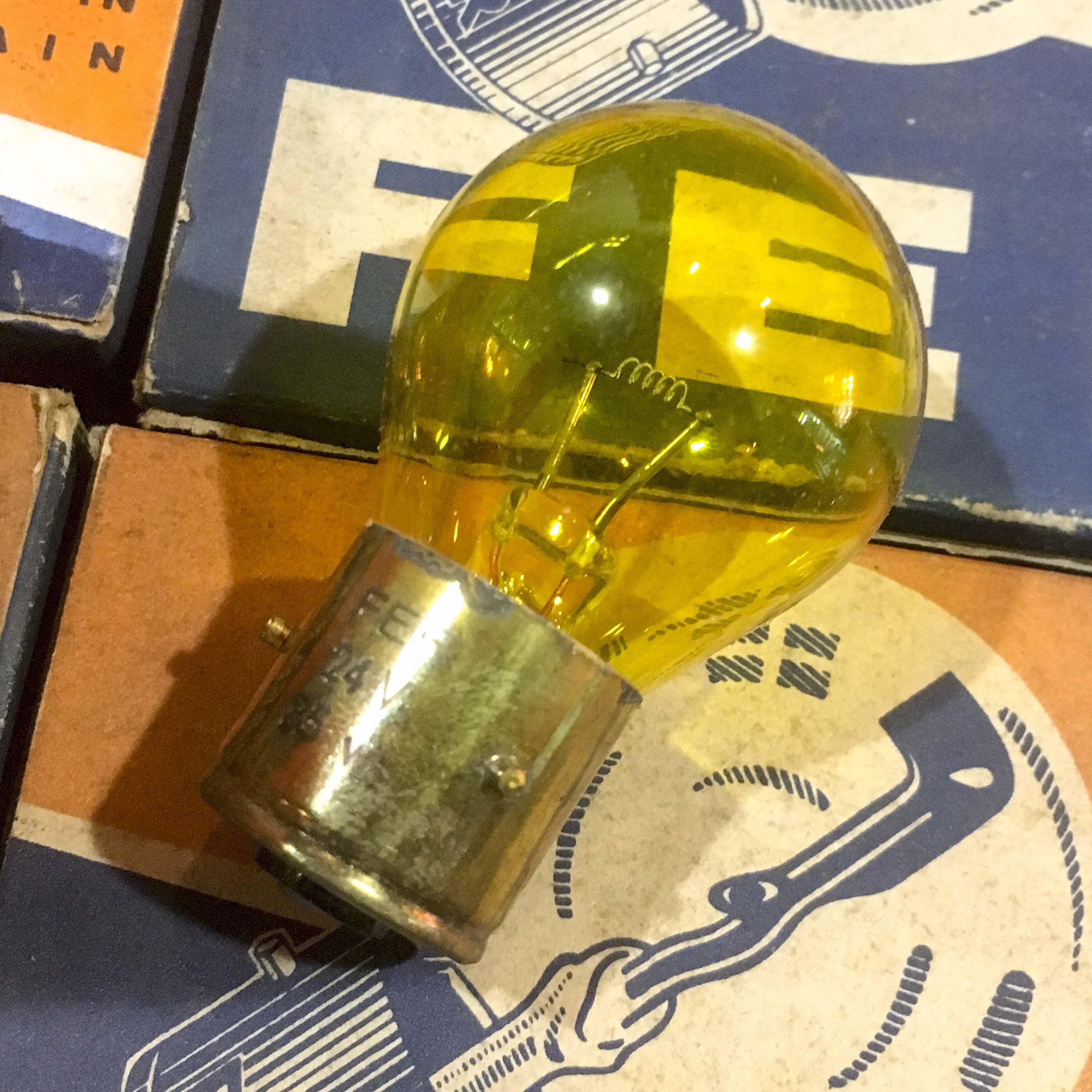 ampoule voiture ancien vintage fer 24v 35w garage 1960