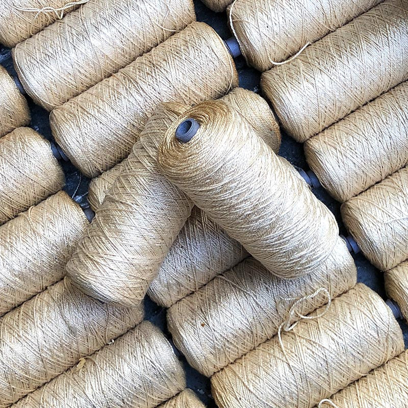 bobine ancienne mercerie atelier 1950 couture coton fil cable blanc écru crème
