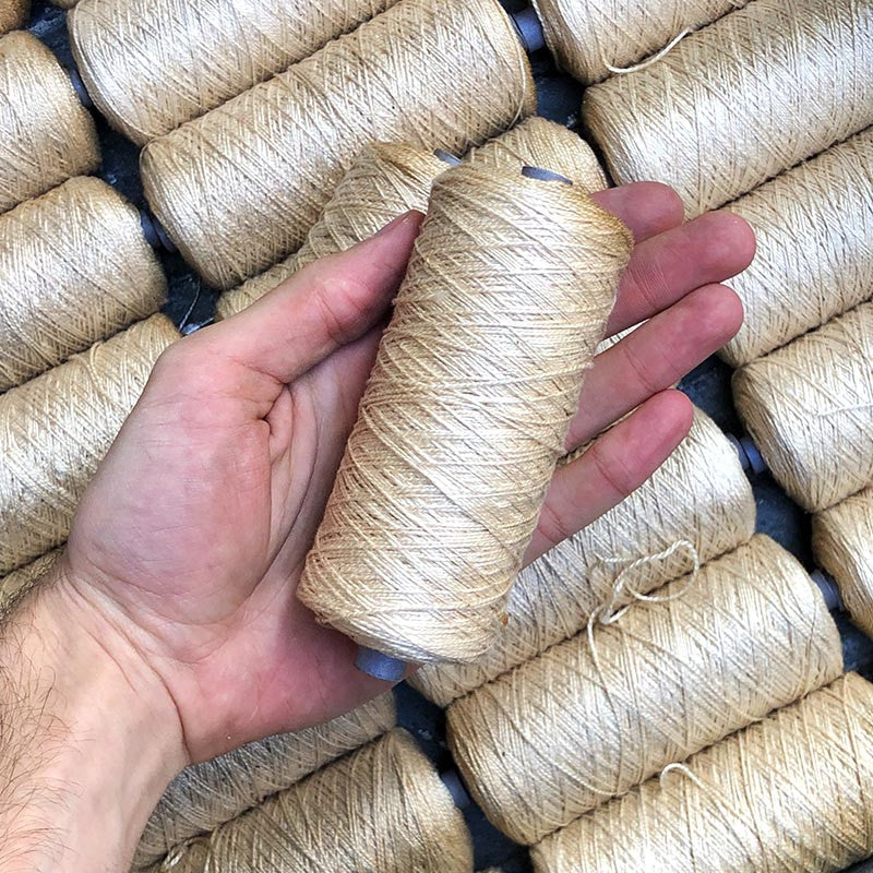 bobine ancienne mercerie atelier 1950 couture coton fil cable blanc écru crème