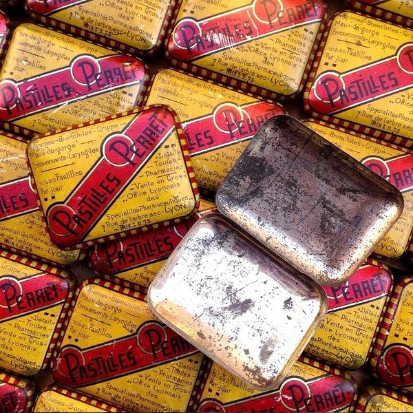 boite métallique ancienne pastilles perret vintage 1930 1940 jaune rouge