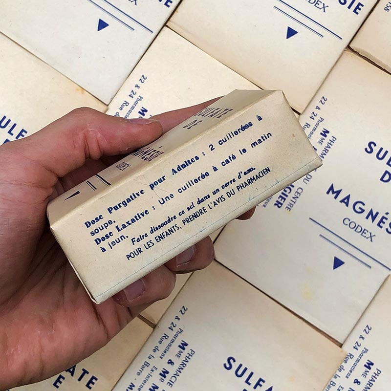 boite de pharmacie ancienne sulfate de magnesie blanc vintage 1930 1940 igier macon saone et loire