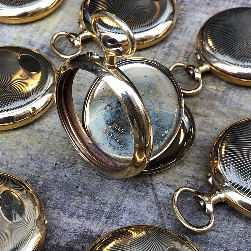 Boitier de montre à gousset coffret cadrant doré plaqué or 36mm diamètre fabricant horloger français ancien vintage