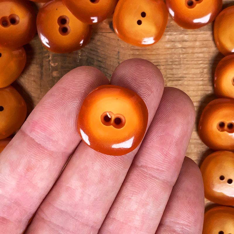 bouton plastique carré arrondi orange vintage ancien 1970 deux trous 21mm 2,1cm