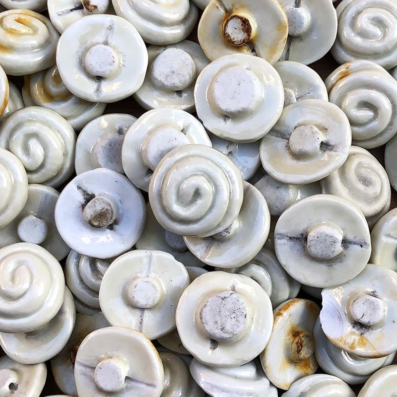 grand gros bouton céramique escargot costume vintage ancien mercerie 1930 1920 27mm