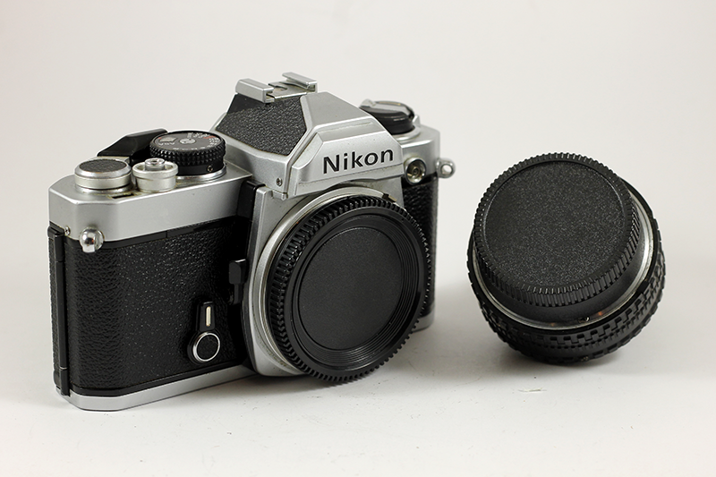 cache arrière objectif optique cache bouchon capuchon boitier intérieur reflex plastique nikon AI AIS FE FM Nikkormat FM2 F