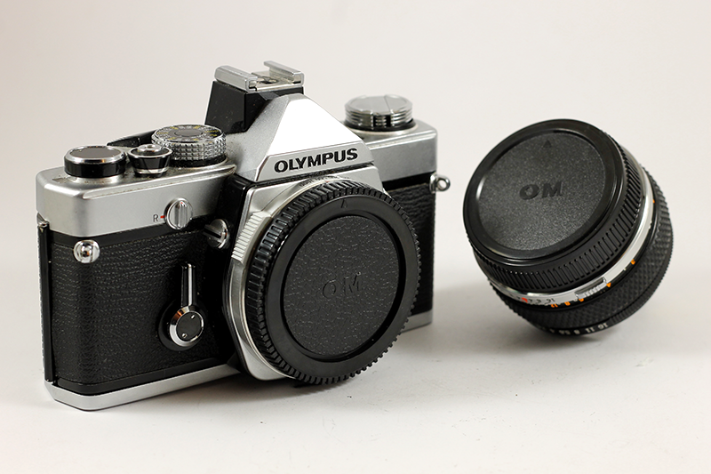 cache arrière objectif optique cache bouchon capuchon boitier intérieur reflex plastique olympus om om1 om2 om10
