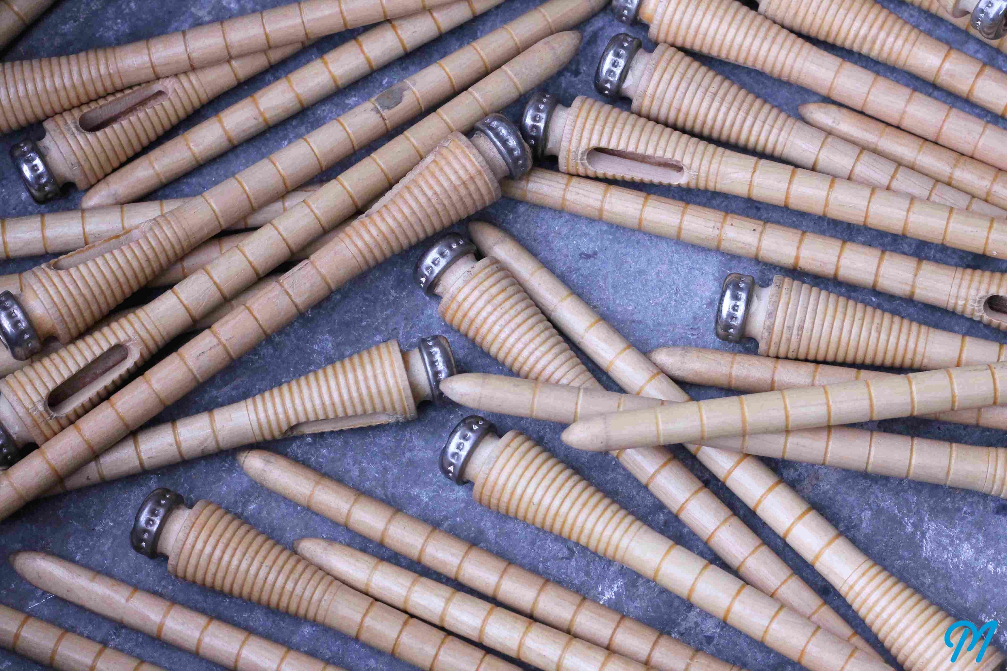 cannette de tissage textile couture atelier bois et métal ancien vintage 1930