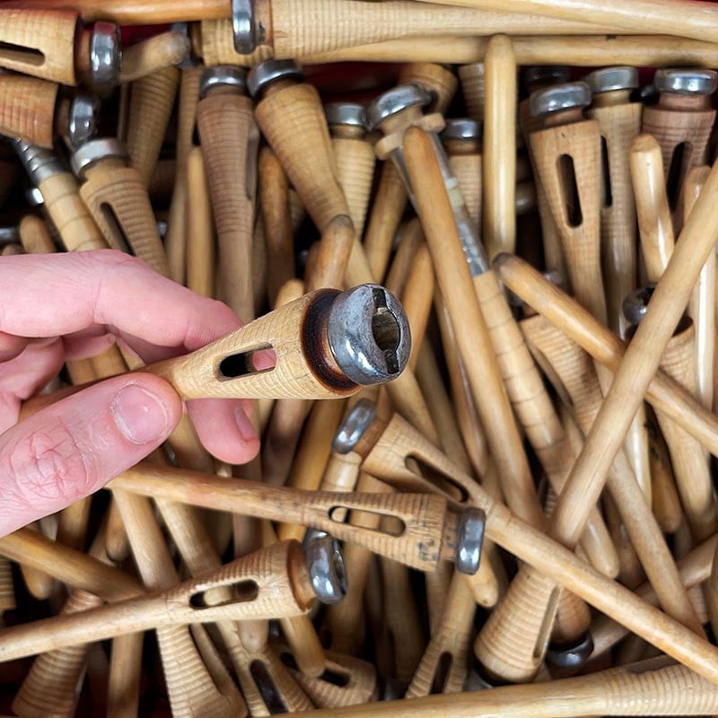 Cannette de Fil en Bois & Métal 1930