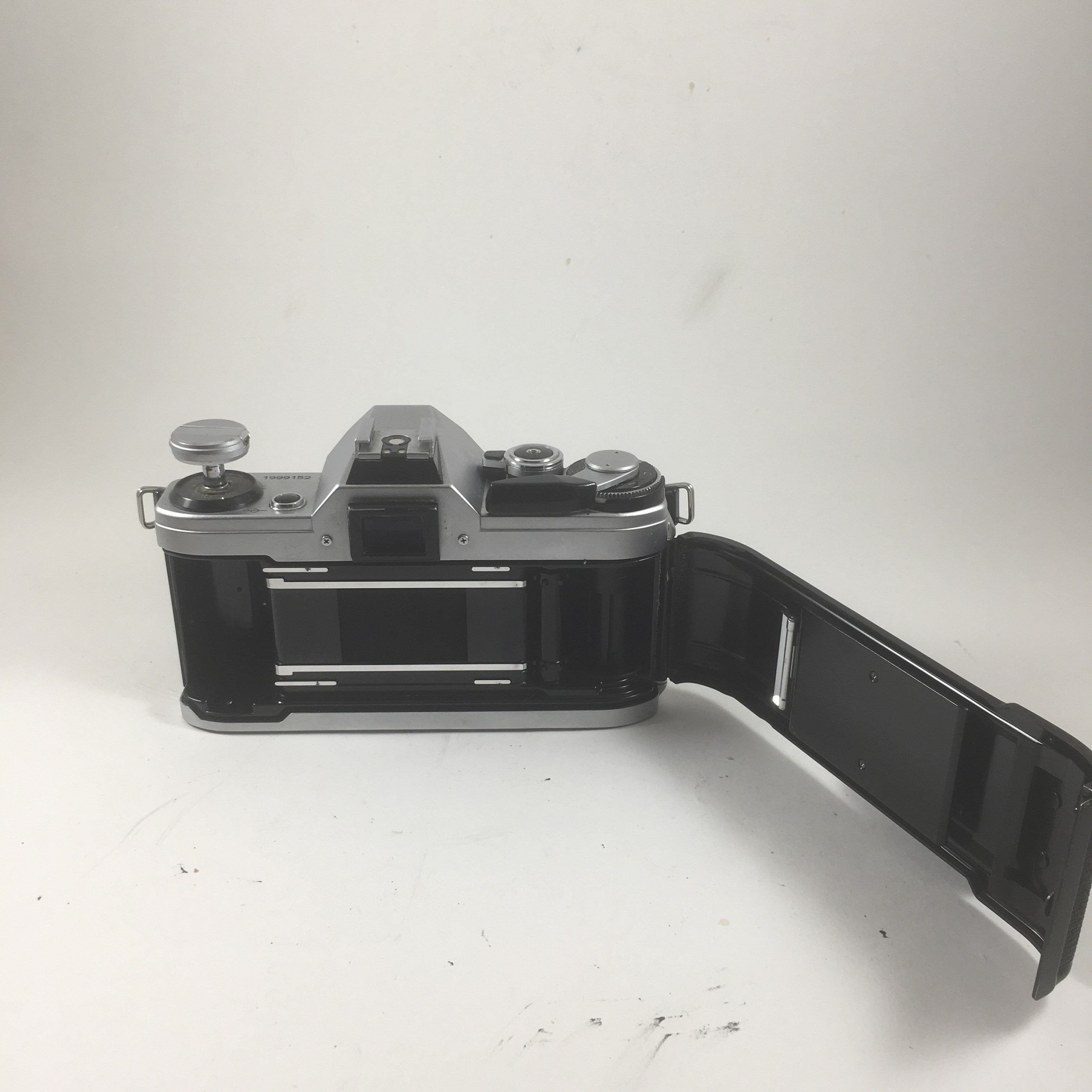 Canon AE-1 & 50mm FD 1: 1.8