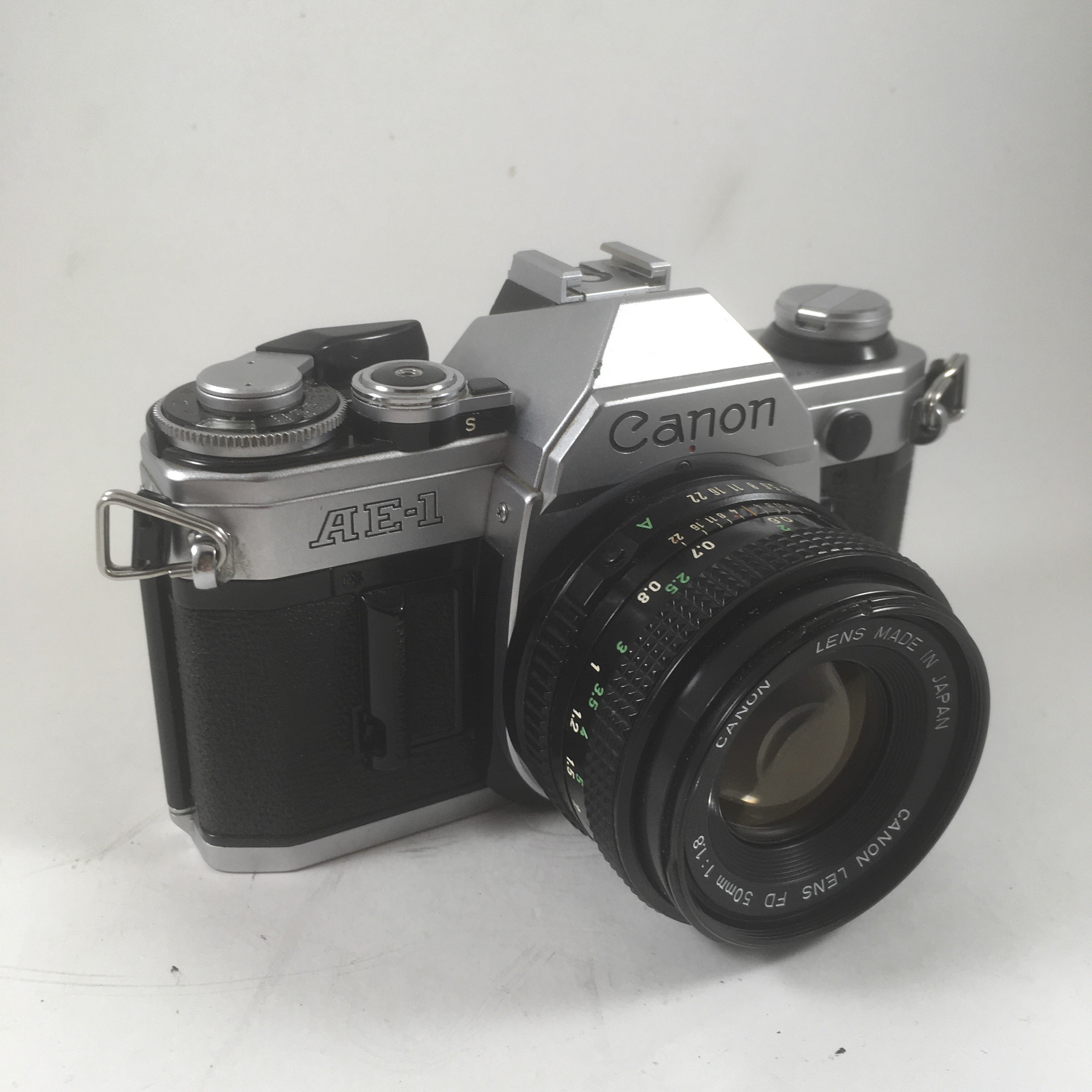 Canon AE-1 & 50mm FD 1: 1.8