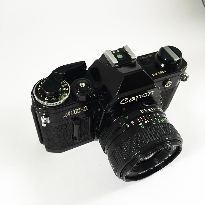 Canon AE-1 Noir & 28mm 2.8