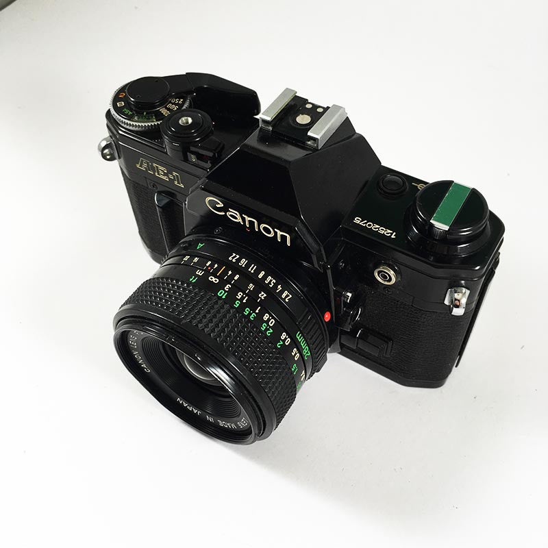 Canon AE-1 Noir & 28mm 2.8