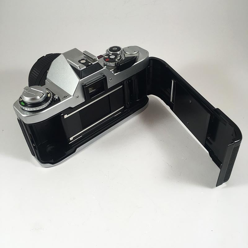 Canon AV-1 & 28mm 2.8