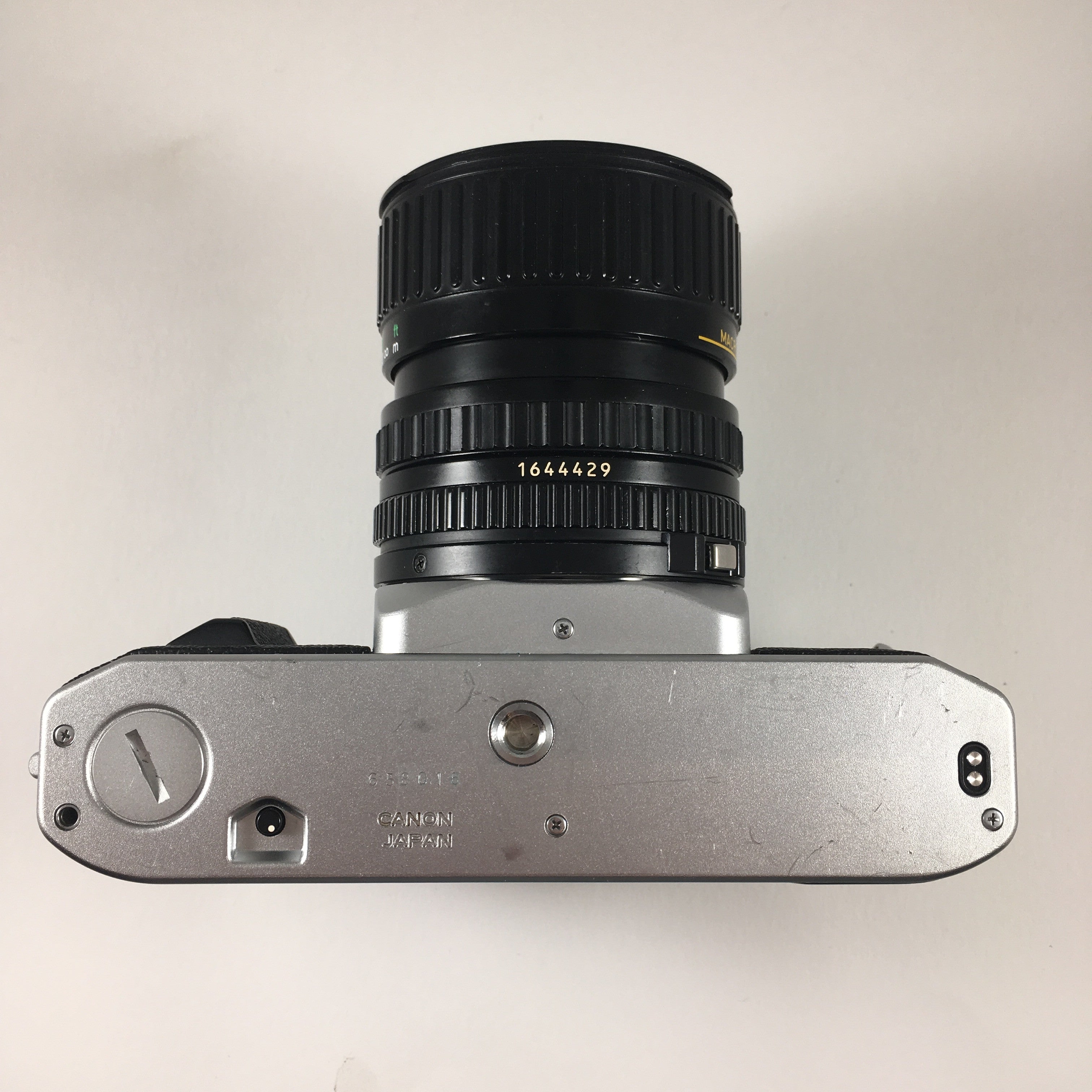 Canon AV-1 & 35-70mm 3.5-4.5