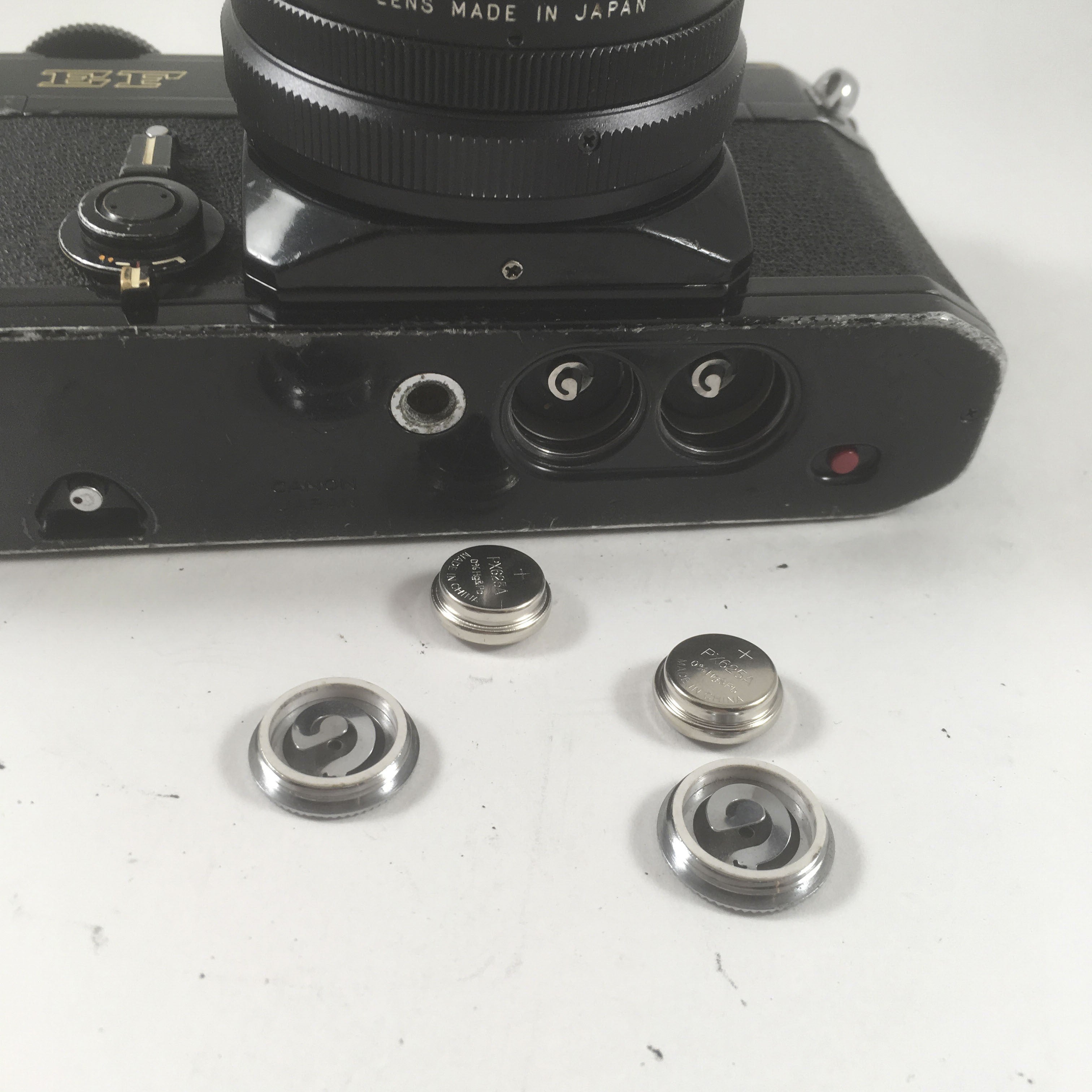 Canon EF & 28mm 2.8