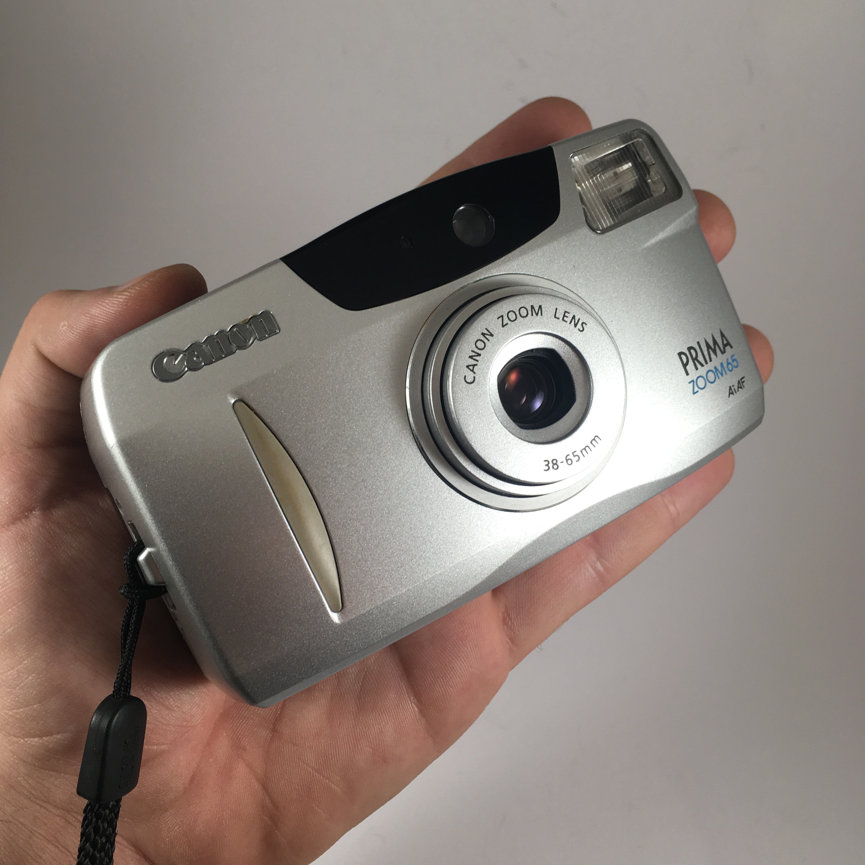 Canon Prima Zoom 65 appareil argentique compact 35mm 35-65mm vintage