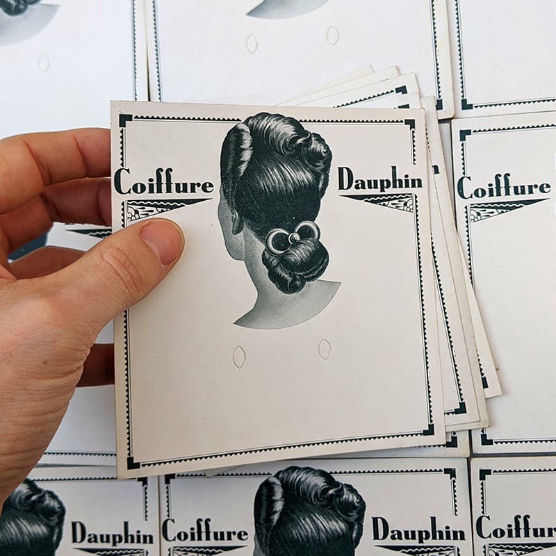 carte de barrette ancien ancienne vintage mercerie cheveux coiffure femme mode accessoires 1950 dauphin