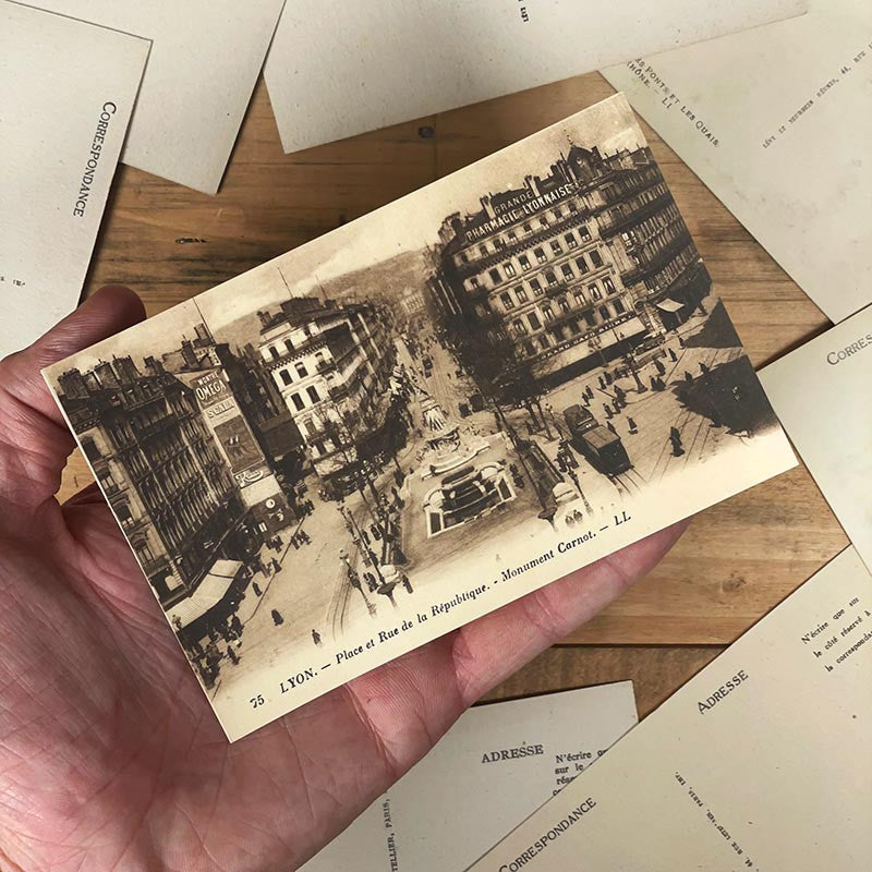 carte postale lyon ancienne lyonnaise noir et blanc 1900 1920 monument carnot statue place de la republique
