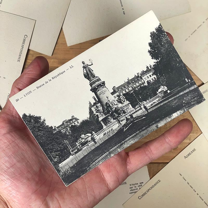 carte postale lyon ancienne lyonnaise noir et blanc 1900 1920 statue de la republique