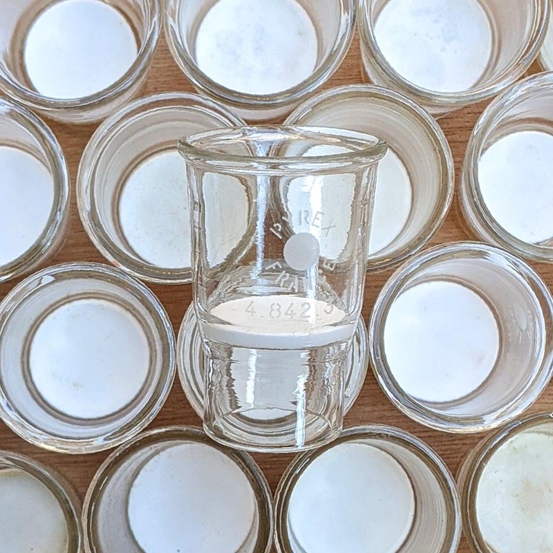 verre pyrex ancien vintage verrerie creuset filtrant dessiccation laboratoire chimie filtration 1960