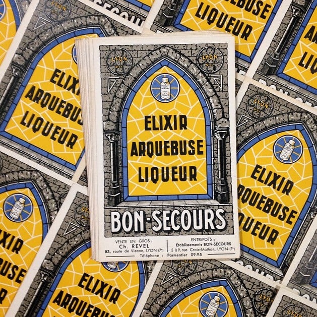 elixir arquebuse liqueur bon secours papier antique vintage distillerie 1940