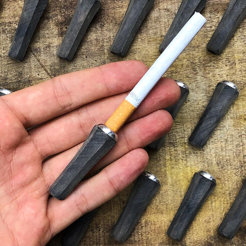 Fume Cigarette Corne Brute 1930