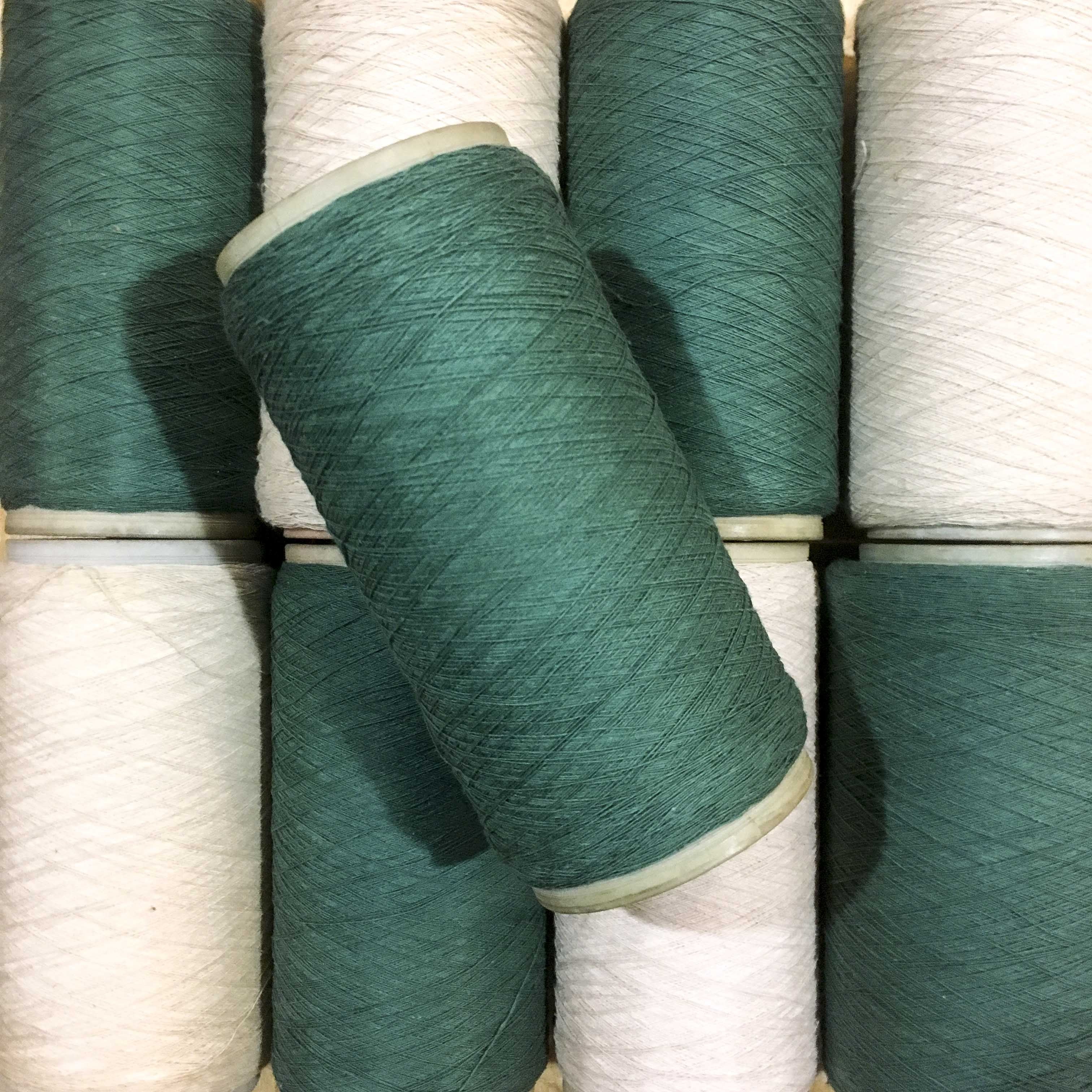grande bobine cotton plastique ancien vintage couleur mercerie filature 1950