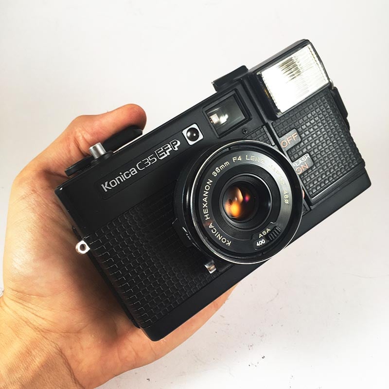 konica c35 efp noir hexanon 38mm 4 compact point and shoot antique vintage flash argentique