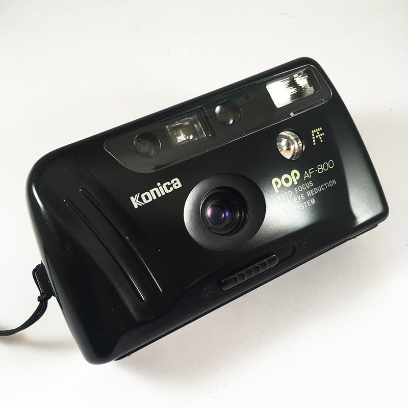 konica pop noir ancien vintage automatique af 800 point and shoot flash