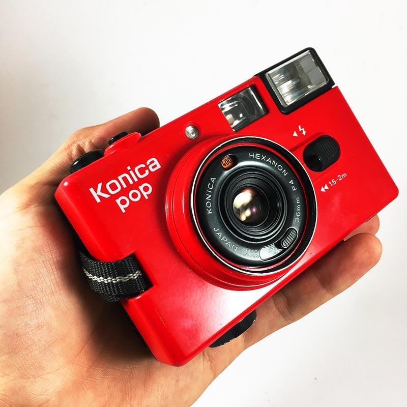 konica pop rouge ancien vintage automatique hexanon 36mm 4 point and shoot flash voile