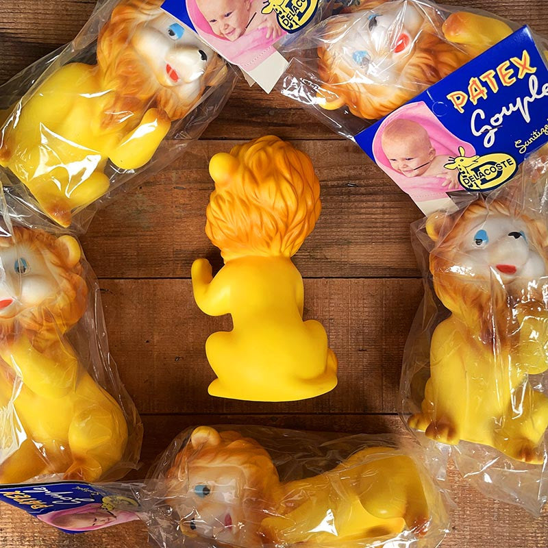 Lion Delacoste en patex souple datant de 1960