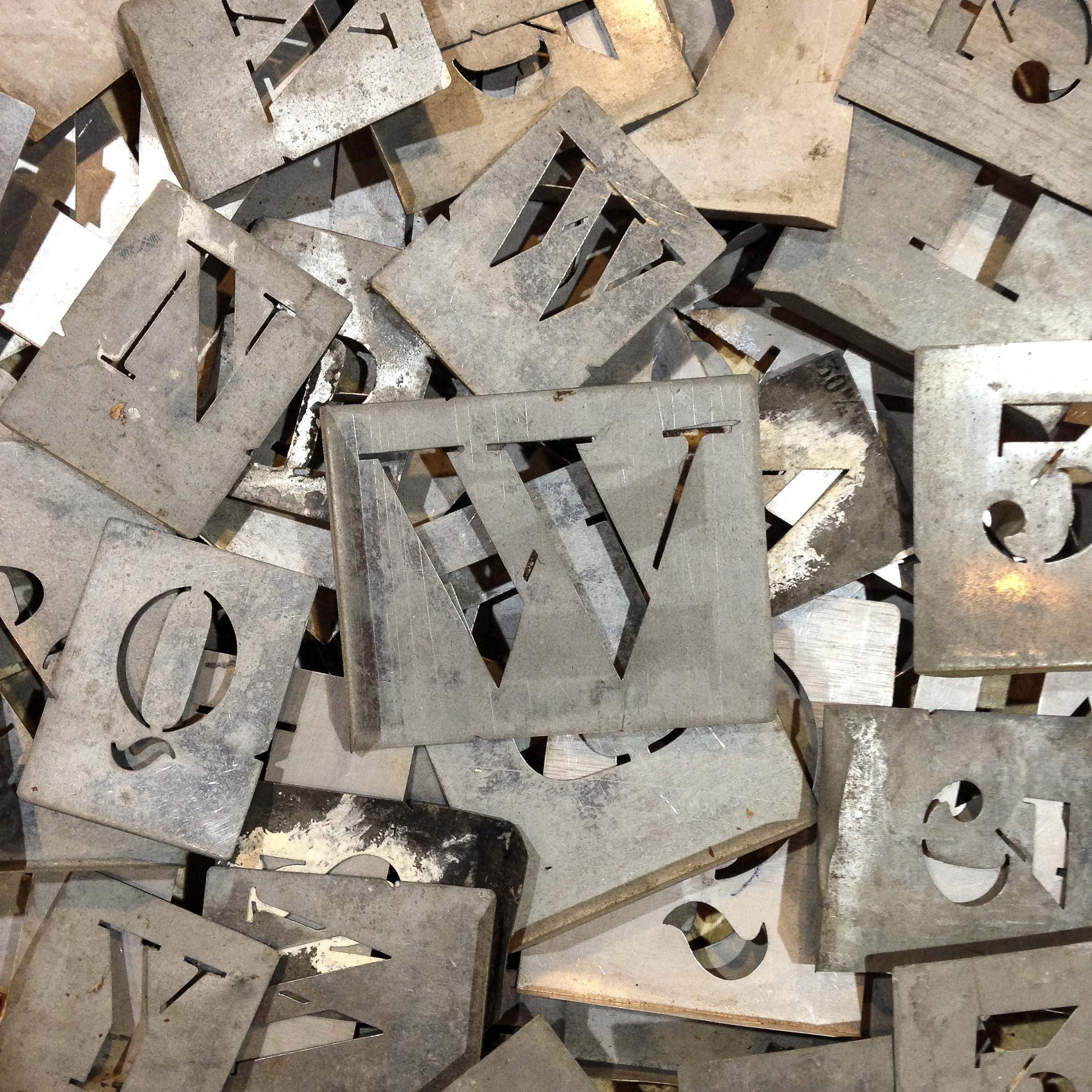 pochoirs lettres chiffres ancien vintage artisan atelier 1950 lot 3