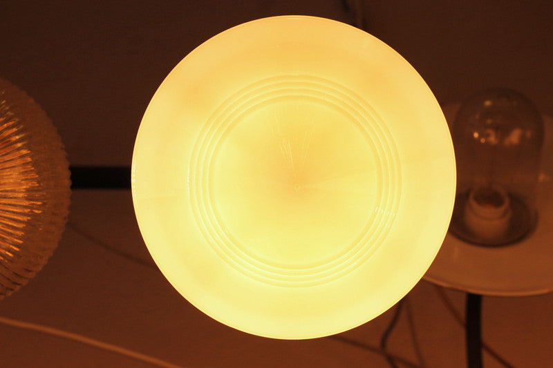 luminaire ancien opaline verre blanc 1930 art deco pique griffe laiton intérieur décor
