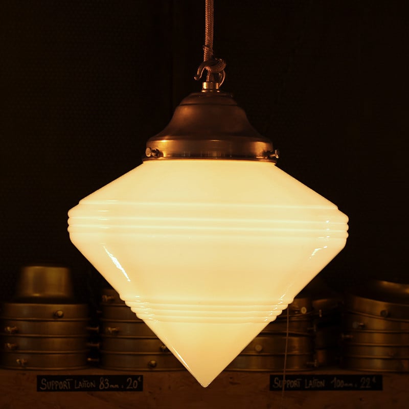 luminaire ancien opaline verre blanc 1930 art deco pique griffe laiton intérieur décor