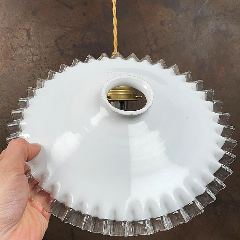 Luminaire Vintage Dentelle Blanche 1930