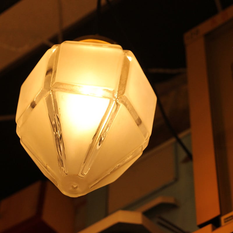 Opaline ancienne luminaire suspension verre art déco diamant vintage 1930
