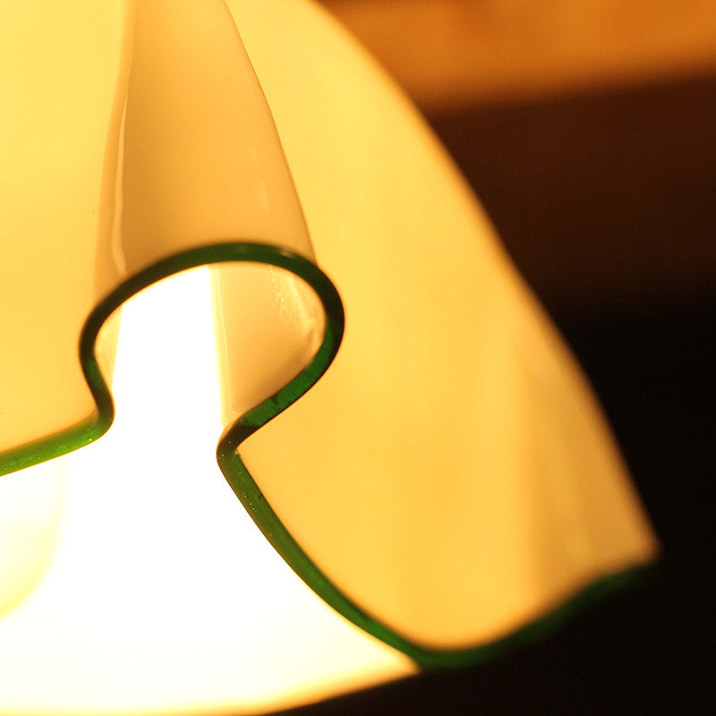 Opaline ancienne luminaire suspension verre art déco liseré vert vintage 1950