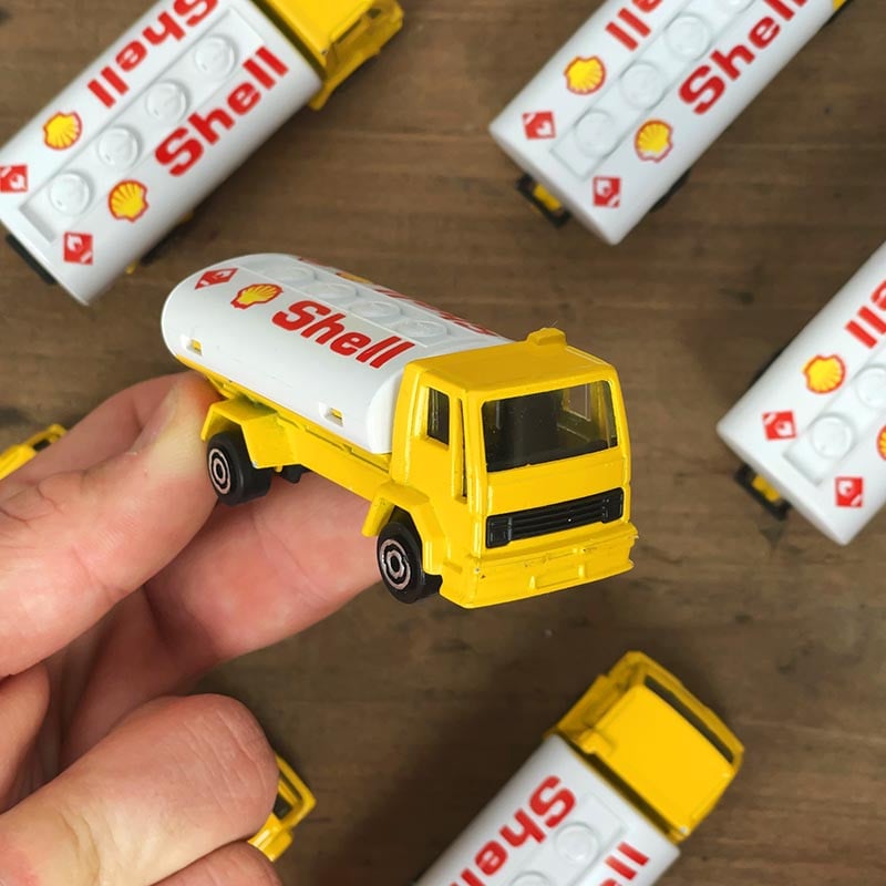 voiture miniature camion ancienne ford citerne shell carburant jaune fabriqué en france 1990 1980