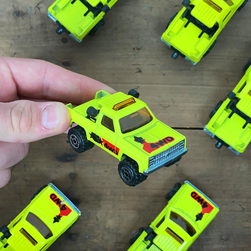 voiture miniature ancienne dépanneuse 4WD verte jaune 4x4 fabriqué en france 1990 1980