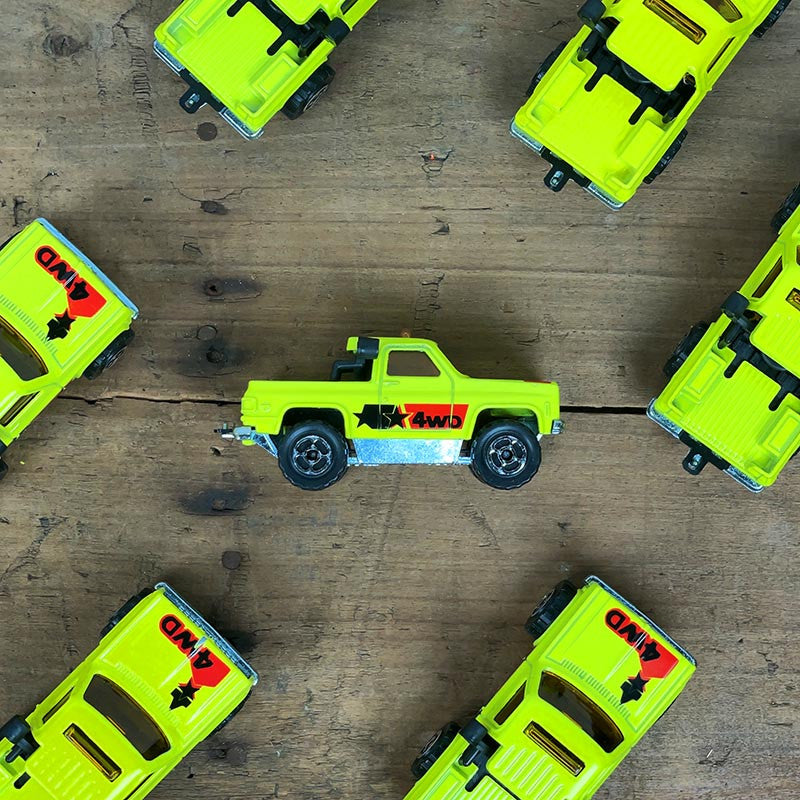 voiture miniature ancienne dépanneuse 4WD verte jaune 4x4 fabriqué en france 1990 1980