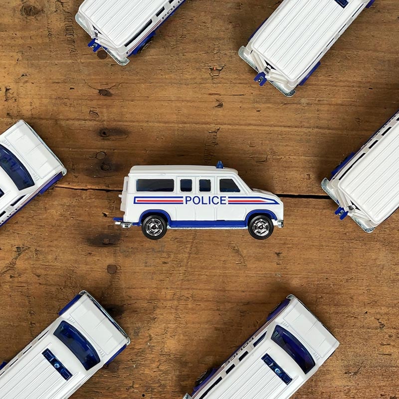 voiture miniature ancienne fourgon de police blanc blanche fabriqué en france 1990 1980