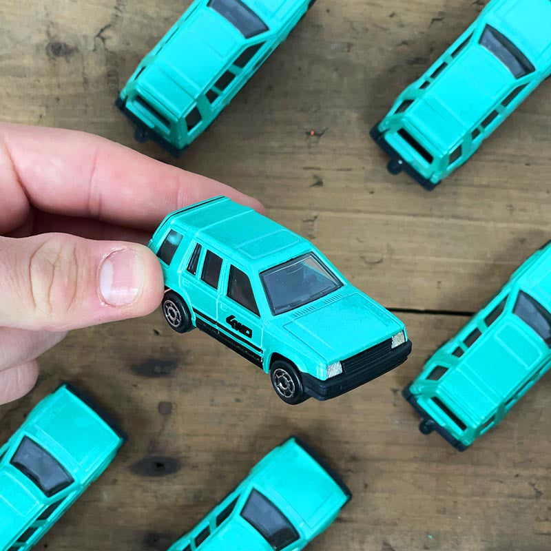 voiture miniature ancienne toyota 4wd bleu vert fabriqué en france 1990 1980