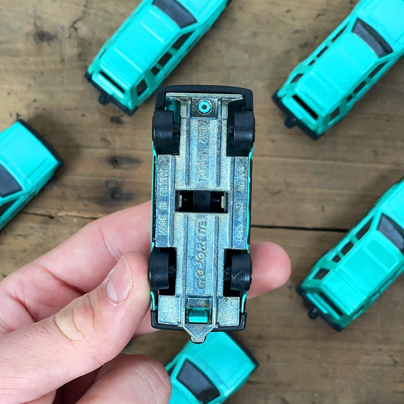 voiture miniature ancienne toyota 4wd bleu vert fabriqué en france 1990 1980