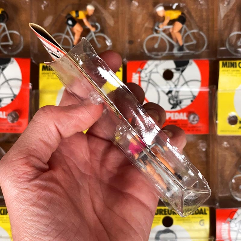 jouet mini coureur kipedal bernard hinault ancien 1980 1990 miniature cycliste pédalier