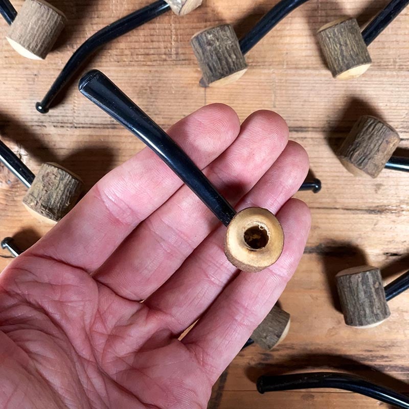 mini pipe à fumer fête foraine jouet plastique et racine de bruyère 1980 1990 ancien vintage tabac ancienne