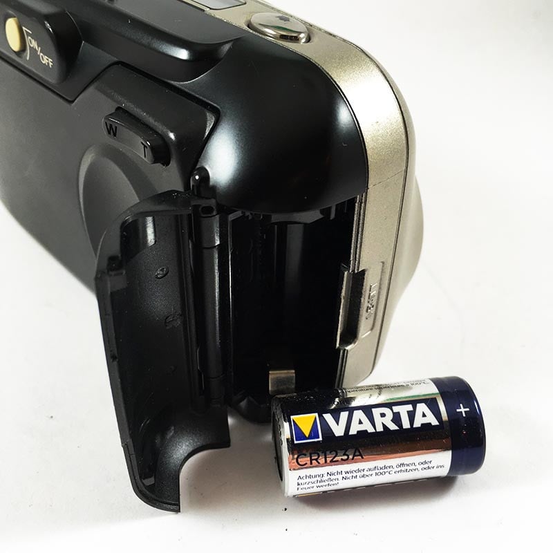 minolta riva af zoom 75w point and shoot ancien vintage macro 28-75mm 3.5 8.9 argentique compact camera