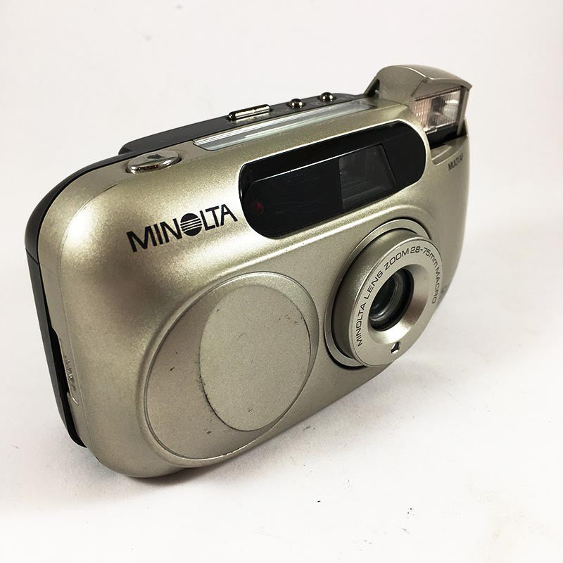 minolta riva af zoom 75w point and shoot ancien vintage macro 28-75mm 3.5 8.9 argentique compact camera