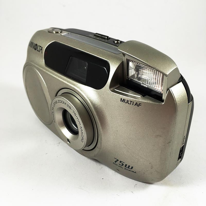 minolta riva af zoom 75w point and shoot ancien vintage macro 28-75mm 3.5 8.9 argentique compact camera
