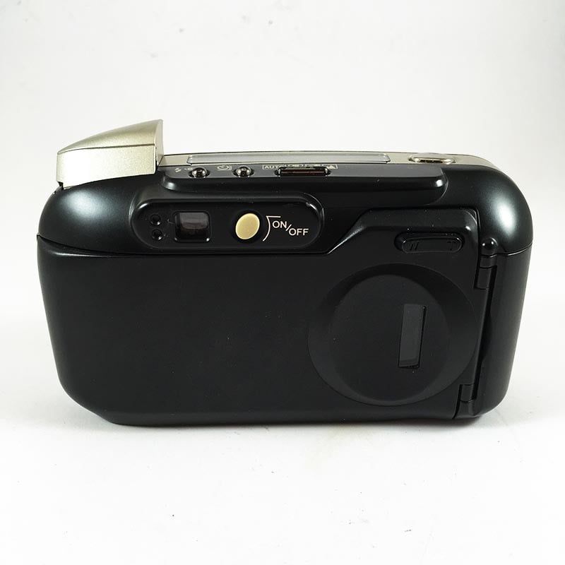 minolta riva af zoom 75w point and shoot ancien vintage macro 28-75mm 3.5 8.9 argentique compact camera